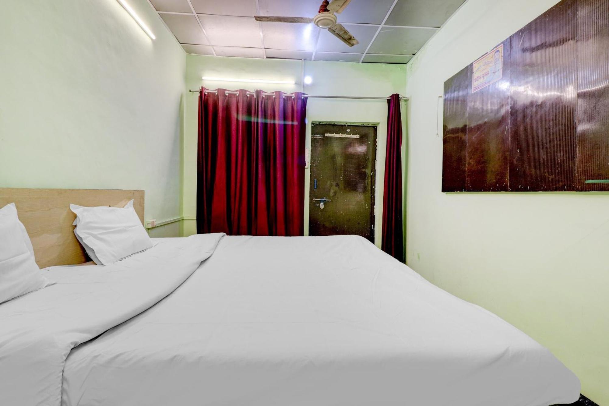 Hotel O Shree Radha Guest House Jhansi Bagian luar foto